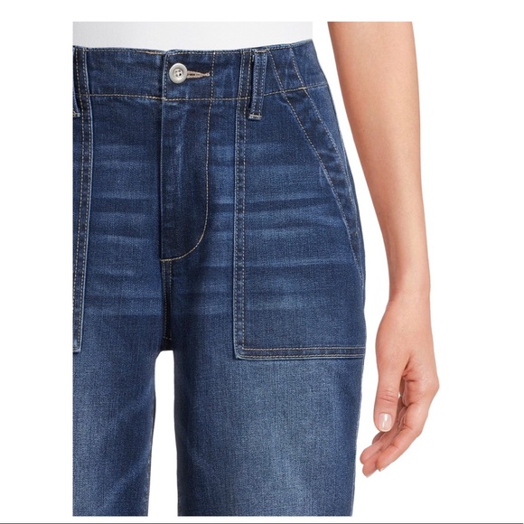 Both fashionable and functional, Bermuda Utility Shorts 10” inseam - Picture 3 of 9